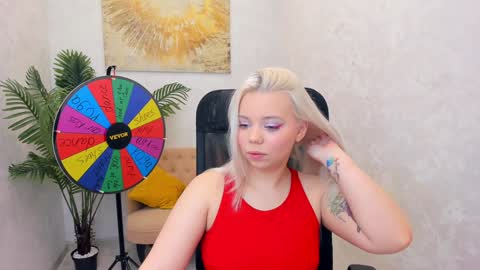 Roxy online show from December 4, 7:23 pm