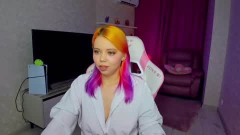 Roxy online show from July 9, 9:17 pm