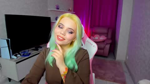 Roxy online show from November 22, 5:26 pm