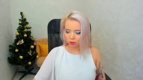 Roxy online show from December 17, 7:26 pm