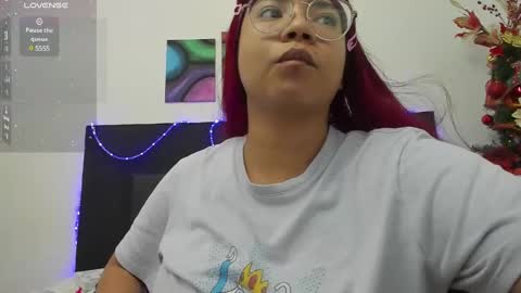 Snapshot of im_angels7 chatting on December 5, 10:33 am Angela online show from December 5, 10:33 am