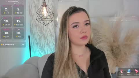 DAHLIA online show from December 1, 8:44 pm