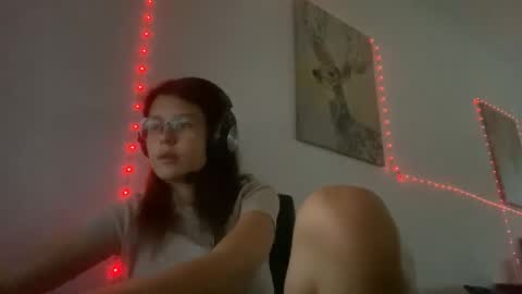 im evelyn online show from November 9, 2:02 pm