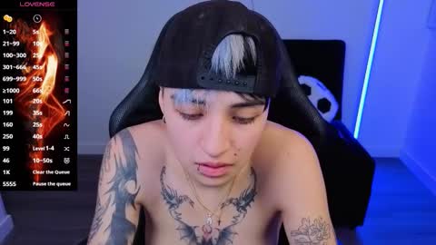 Laia online show from November 19, 1:16 am