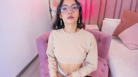 Lilyy  online show from May 19, 1:40 pm