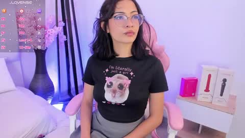 Lilyy  online show from May 26, 1:43 pm