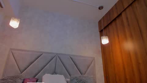 Manu  online show from March 6, 11:38 am