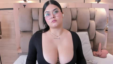 im mou  online show from May 26, 1:21 pm