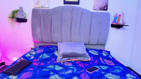 im_riley_ online show from May 16, 7:24 pm