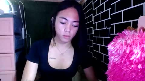 Hii love online show from December 1, 4:53 pm