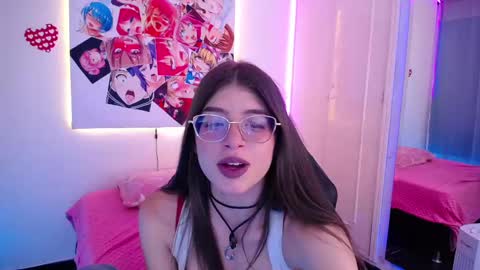 Chloe online show from September 25, 8:50 pm