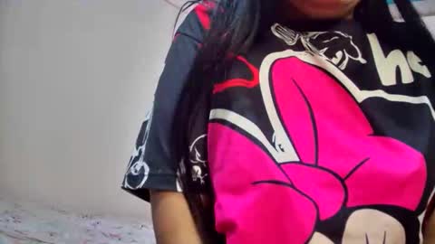 mia latina online show from March 14, 1:06 am