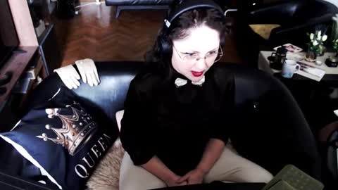 Empress online show from May 4, 12:53 pm