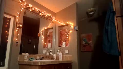 in_this_moment_ online show from December 21, 6:17 am