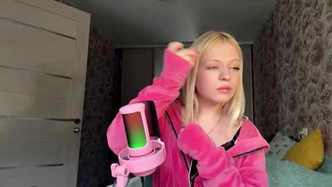 Lola online show from February 20, 11:12 am