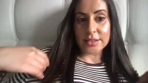 Layla online show from April 13, 12:28 pm