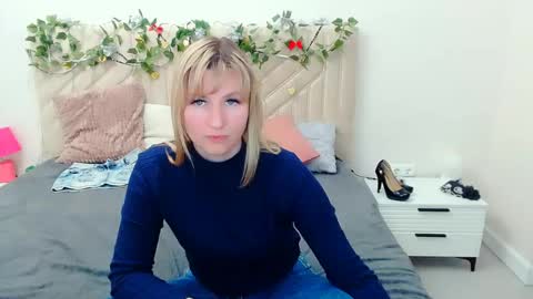 incredible_ariela online show from May 4, 5:06 pm