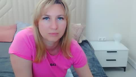 incredible_ariela online show from May 17, 10:47 am