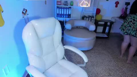 Indara  online show from July 7, 6:43 pm