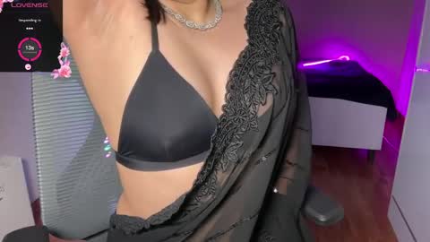 Ayesha online show from April 19, 6:10 pm