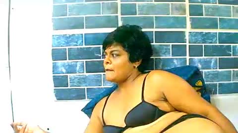 Snapshot of indiancherrypie chatting on December 12, 8:03 am indiancherrypie online show from December 12, 8:03 am