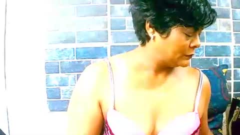 Snapshot of indiancherrypie chatting on December 17, 6:24 am indiancherrypie online show from December 17, 6:24 am