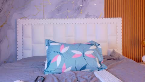 LITTLE AINHOA  online show from March 31, 7:36 pm