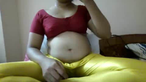 Snapshot of indiangirl2see chatting on February 2, 12:51 am indiangirl2see online show from February 2, 12:51 am