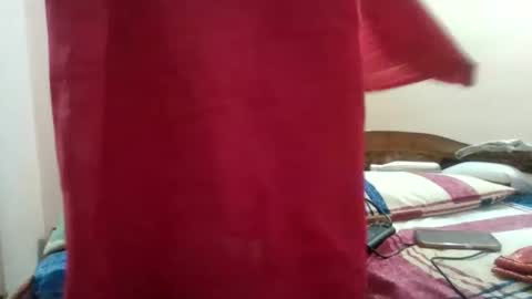 Snapshot of indiangirl2see chatting on February 9, 10:53 am indiangirl2see online show from February 9, 10:53 am