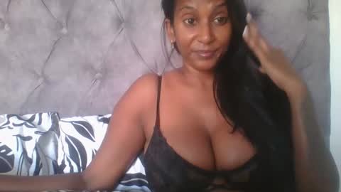 Snapshot of indianjasmin chatting on February 12, 5:37 am priya online show from February 12, 5:37 am