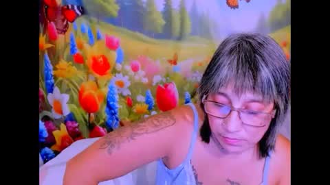 indianroxy27 online show from April 30, 8:57 pm