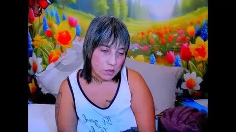 indianroxy27 online show from May 15, 8:50 am