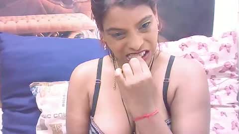 indiansexyass4u2luv online show from February 23, 3:01 pm