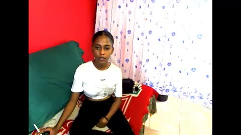 indianvixen07 online show from April 3, 4:27 pm