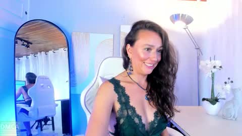Indigo Wild  online show from January 5, 10:24 pm