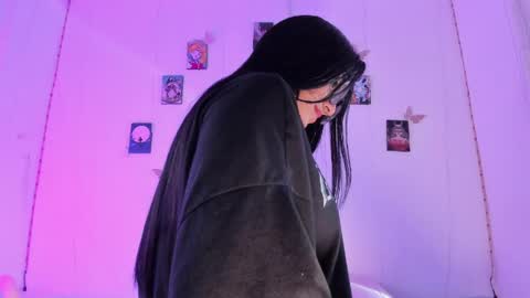Luna  online show from May 8, 2:26 am