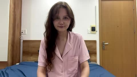 Viola online show from May 20, 1:08 pm