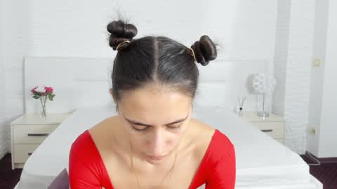 Ines Lyn online show from February 2, 3:32 am