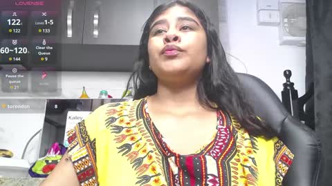 Iniya online show from December 7, 7:21 pm