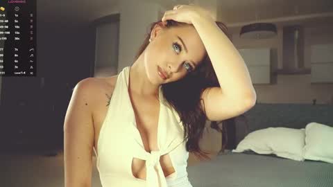 Im Senise Welcome to my room My instagram  online show from May 19, 8:32 am