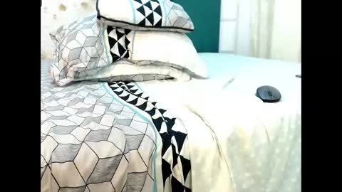 Snapshot of inkedsabrina chatting on December 22, 5:01 am inkedsabrina online show from December 22, 5:01 am