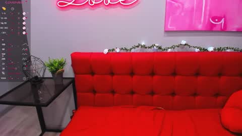 Snapshot of innalovely chatting on February 22, 3:45 am Inna online show from February 22, 3:45 am