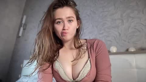 Lina online show from May 10, 2:52 pm