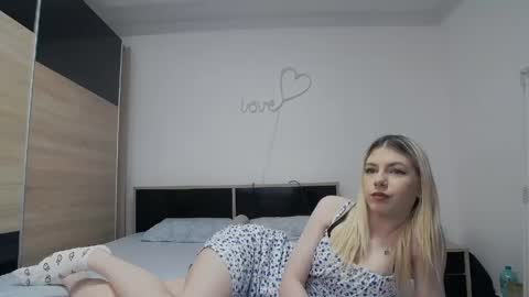 innocentangel2 online show from May 27, 7:11 pm