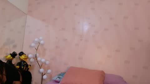 innocenthazel online show from May 17, 12:04 pm