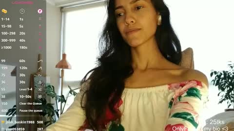 Laroa online show from May 25, 8:52 pm