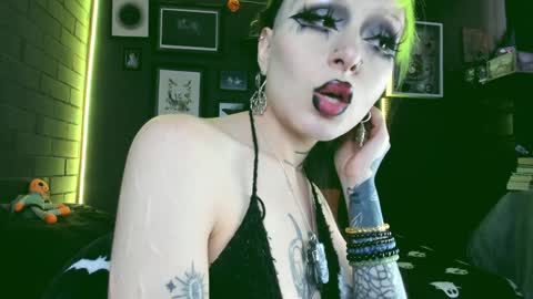 Snapshot of insania_999 chatting on December 13, 5:21 pm SANIA online show from December 13, 5:21 pm