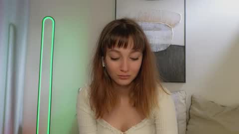 invokersgirl online show from September 25, 3:44 pm