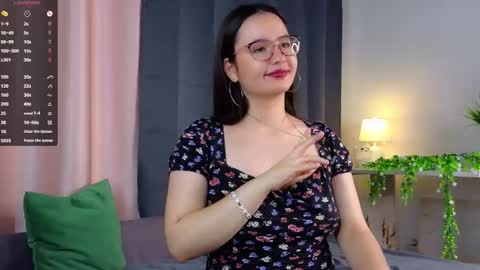 Mia online show from September 15, 2:53 am