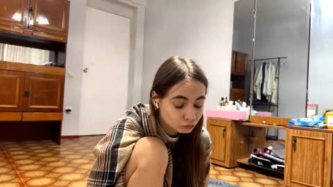 Evie online show from September 18, 10:58 am